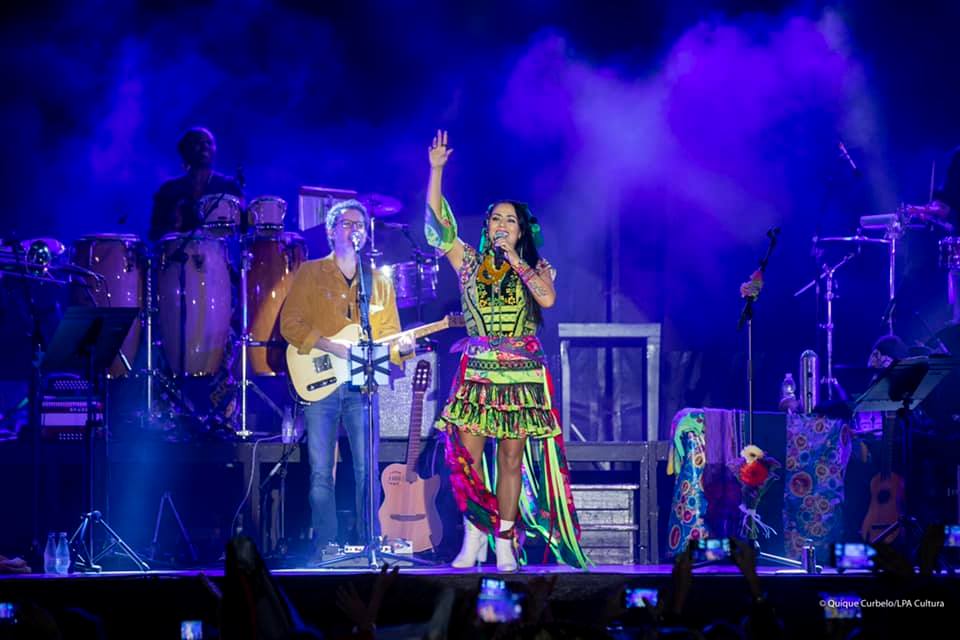 Más de 3.000 personas bailaron al ritmo de las canciones de Lila Downs. QUIQUE CURBELO.jpg